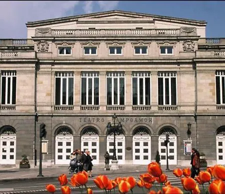 Opera Duplex Junto Al Teatro Campoamor Lejlighed Oviedo